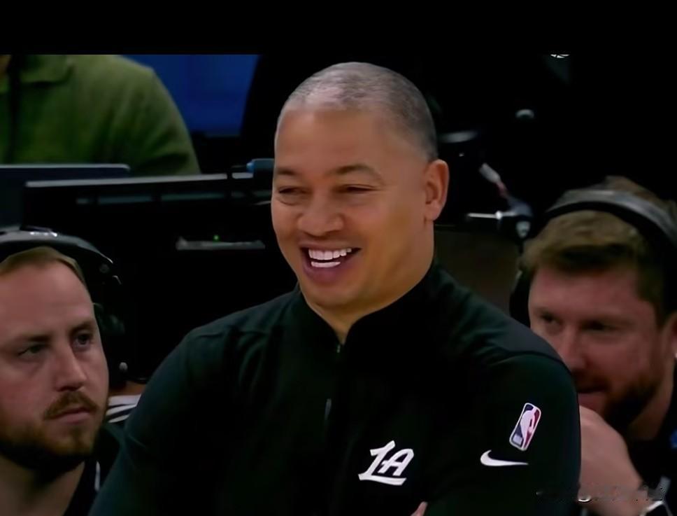 泰伦卢今天终于使用死亡五老阵容创NBA记录！哈登、博格丹、巴图姆、保罗、大洛佩