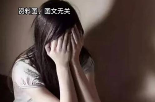 上海一个阿姨，在业主群里一通炫耀，直接把儿子的饭碗给端了。她儿子同济本科毕业，又