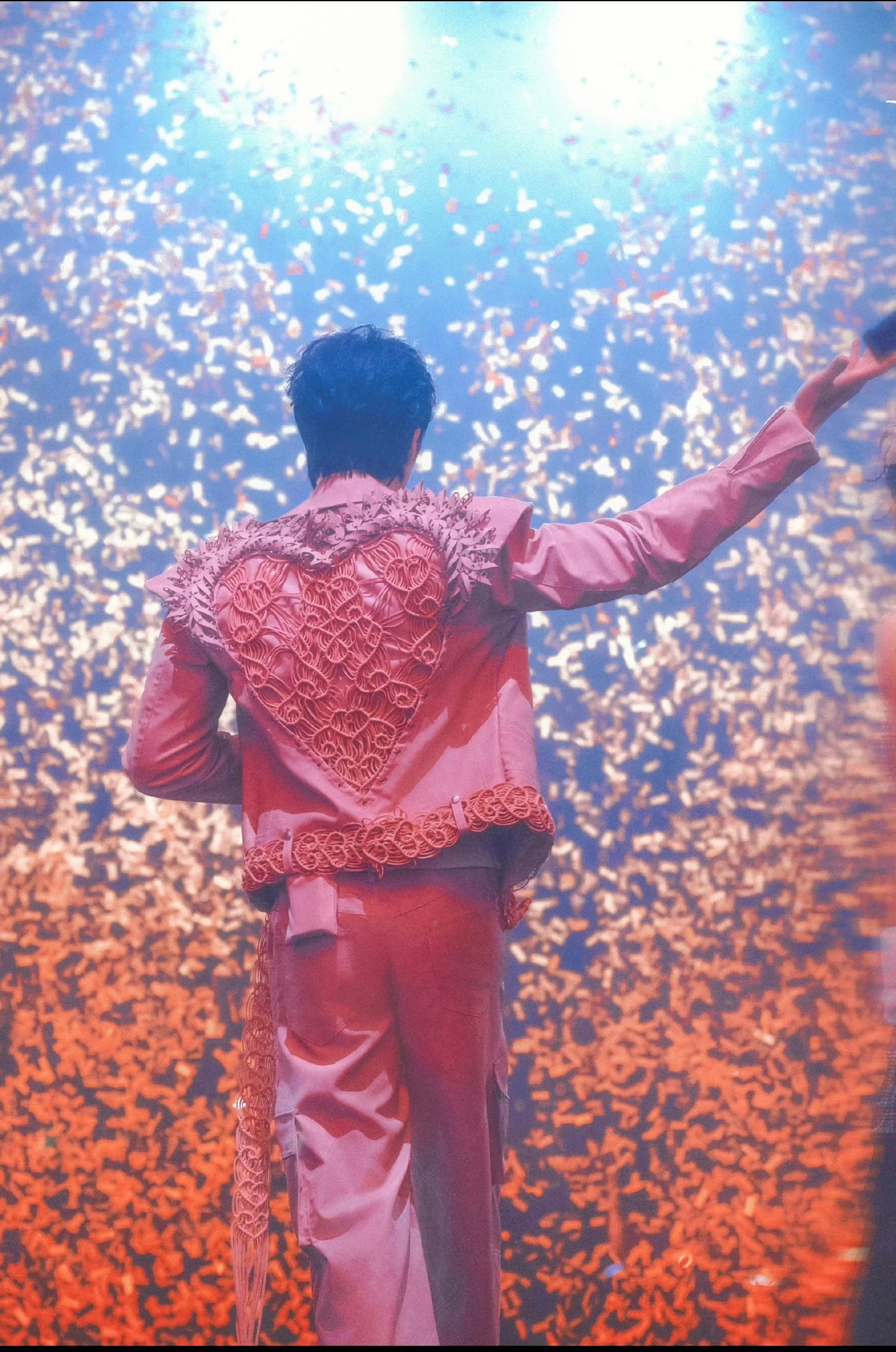 刘宇宁随便一张图，就是杂志的级别。可即便这样，宁哥能赏一本儿杂志吗？这事儿得求他