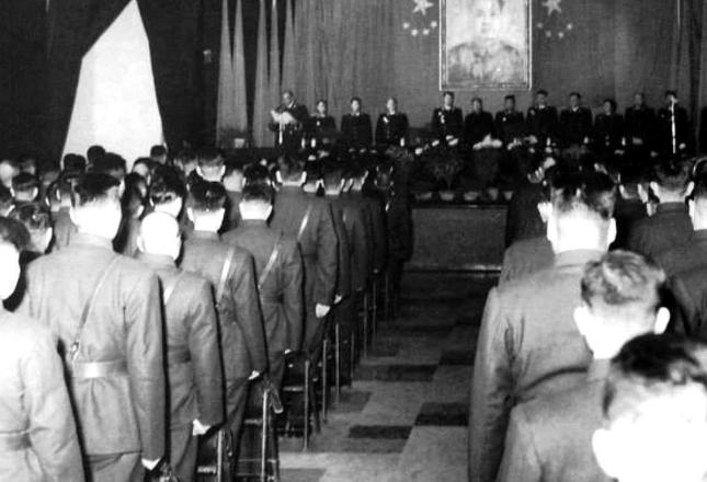 1957年，广州军区参谋长（开国中将）进京开会，见到了北京军区参谋长（开国少将）