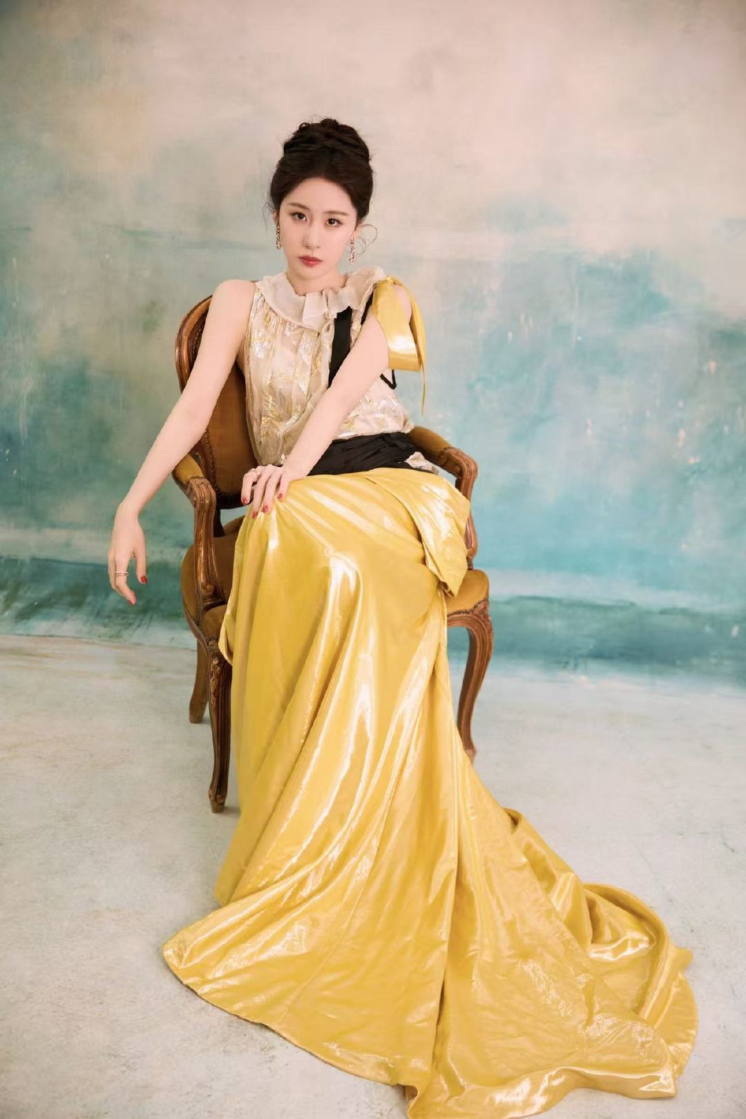 张碧晨晚饭后还有红包谁懂啊！张碧晨发了49999红包还嫌不够，说晚饭后还要发！