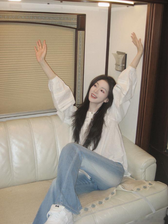 陈瑶好甜陈瑶好听又好看颜值与实力双向在线的陈瑶，孤单北半球舞台适配度满分，歌声