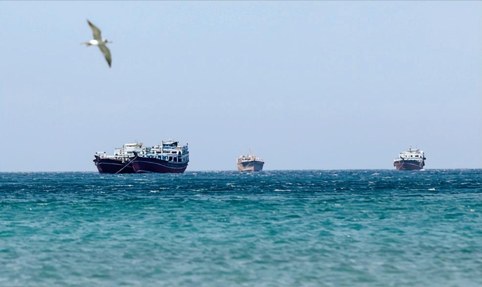 白宫现在急的团团转，有爆料美方高层前脚刚放狠话“谁的帮助都不需要”，后脚就瞒着全