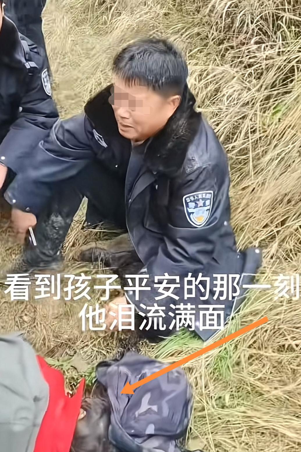 下图就是找到辽宁4岁女童的第一现场，位于走失面包车十公里，隔壁村的一处山沟里。