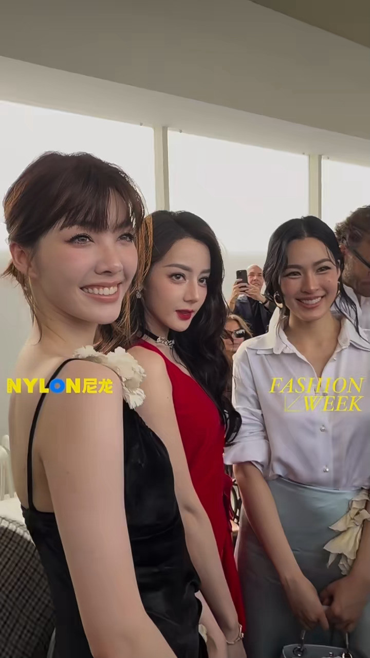 迪丽热巴和Linggorm同框合照！！你们三个美成这样啥意思
