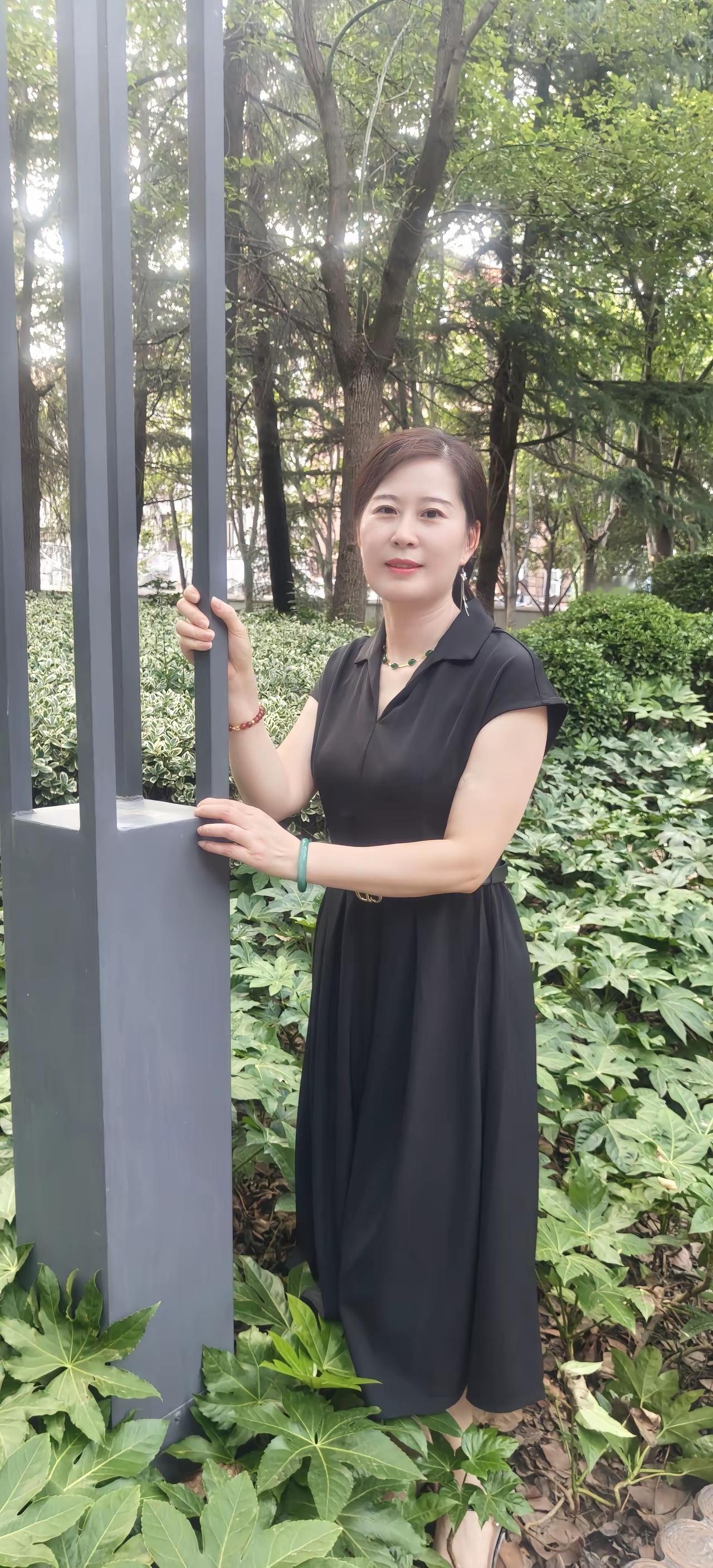我敢说，这个阿姨年轻的时候，肯定是一个美人胚子！