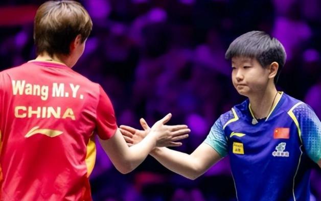 国乒抽签突然换人！何卓佳退赛特训孙颖莎WTT重庆冠军赛3月即将挥拍，抽签仪式