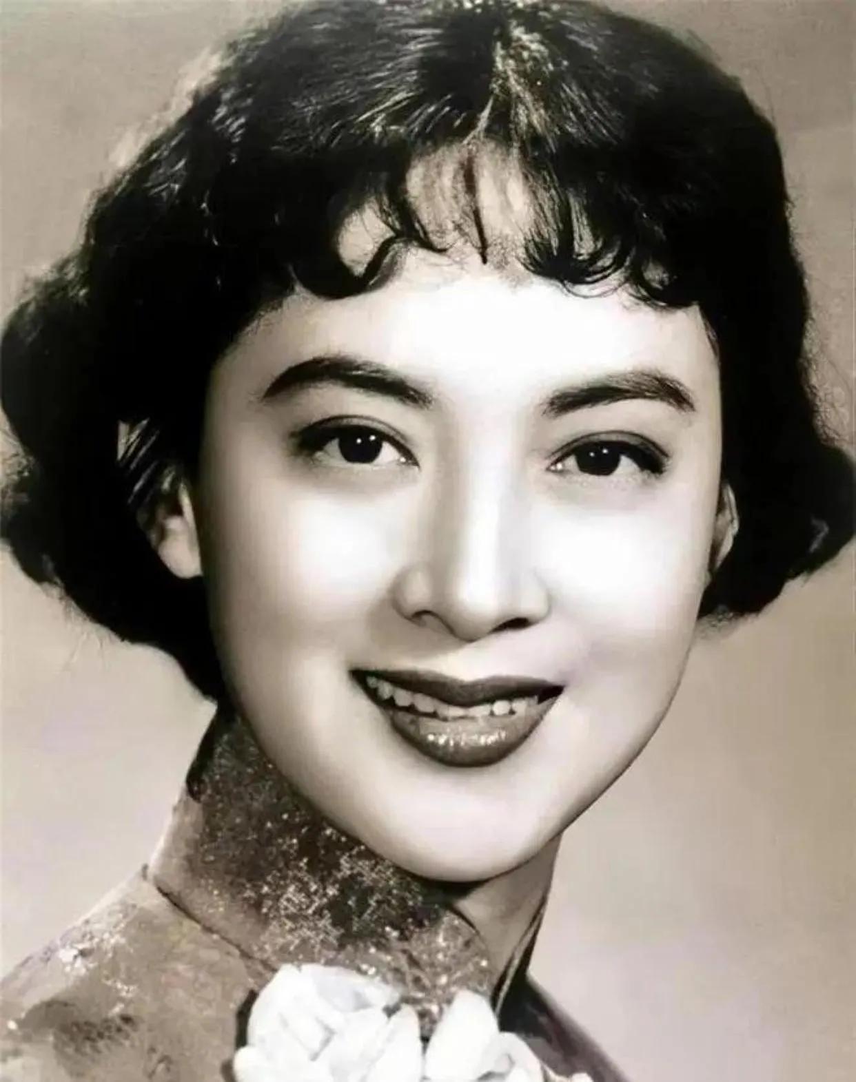 传奇一生！张爱玲都夸她漂亮，可不是吹的！在这个医美脸横行的娱乐圈，今天给你们唠