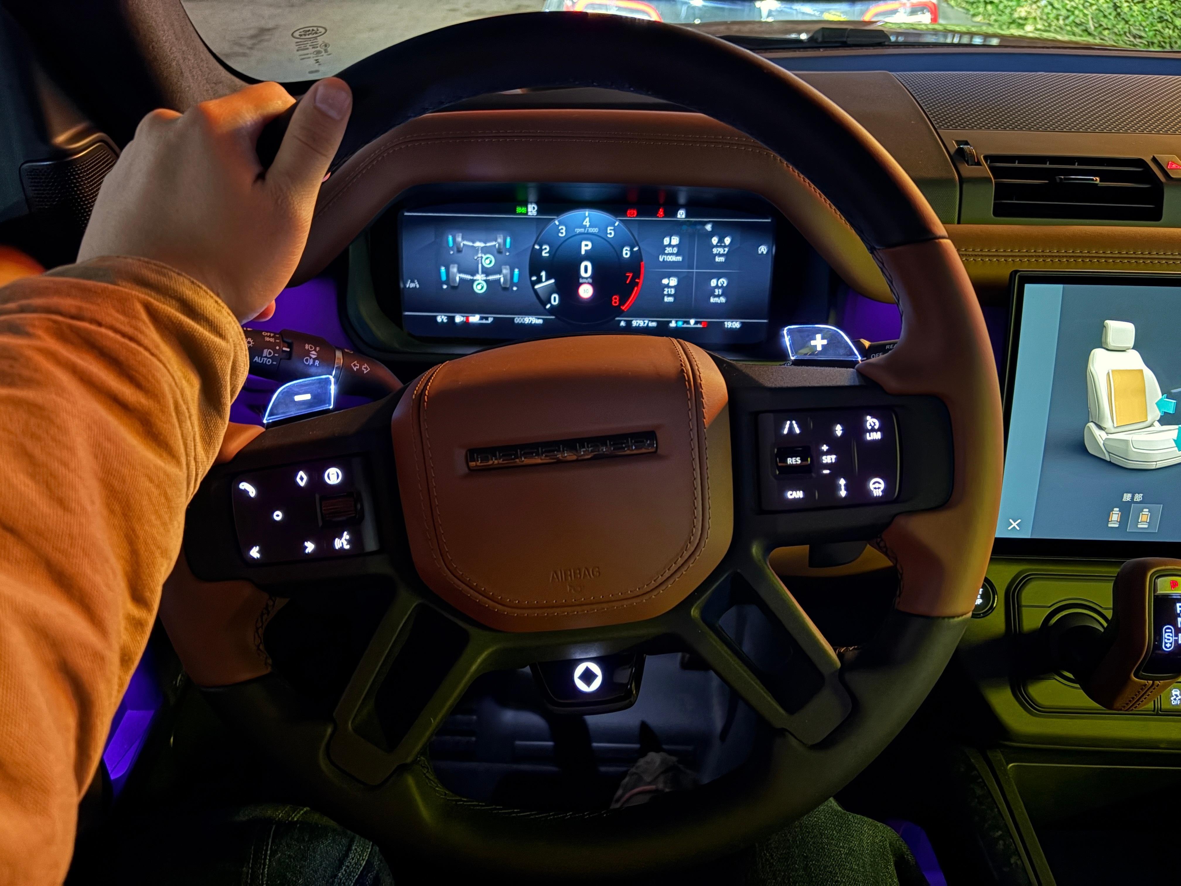 终于发现卫士OCTA的缺点了车太高，山姆超市的地库下不去限高1.9米，这车放到最