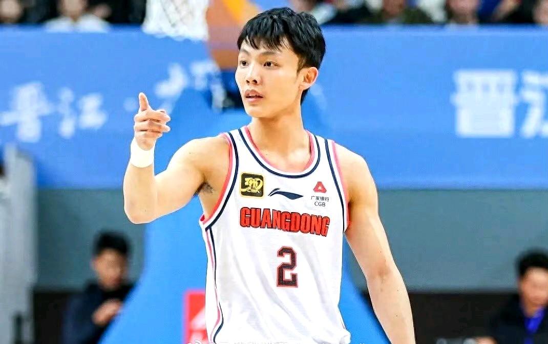 本来是一场无人问津的热身赛，因为徐杰的25个篮板才有了亮点！2025年9月16