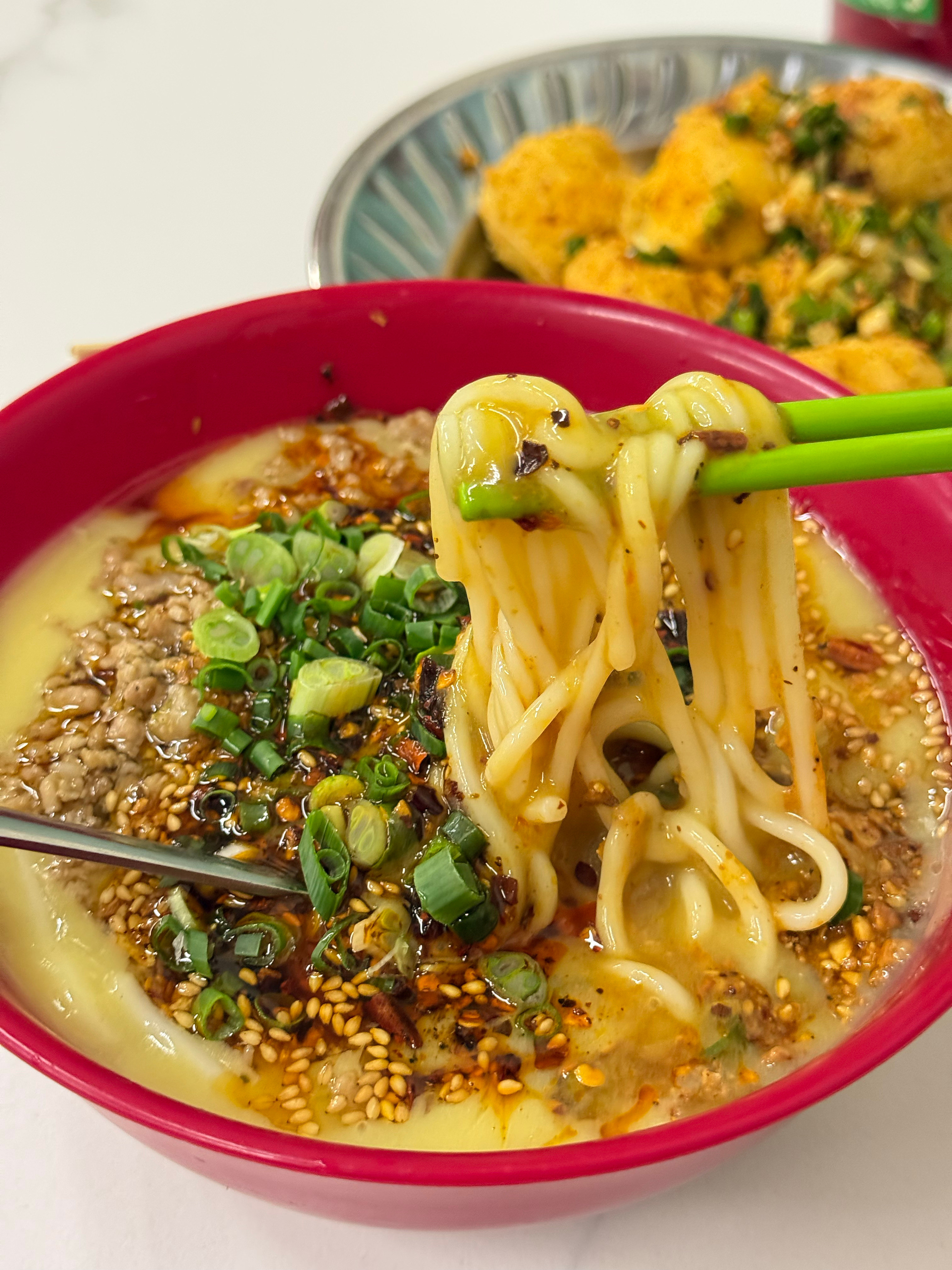 你们晚上吃什么？好久没吃云南米线了，这家的稀豆粉米线还挺好吃的😋