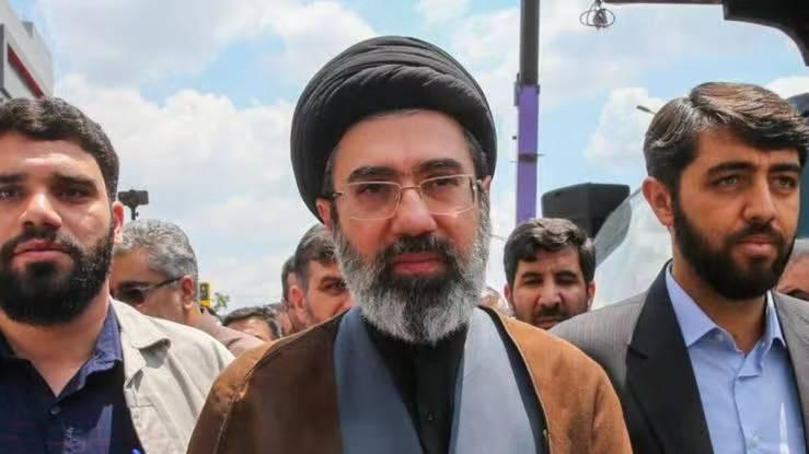 伊朗最高领袖穆杰塔巴不敢露面，真相确是另有隐情！实际上就是，伊朗革命卫队和伊朗政