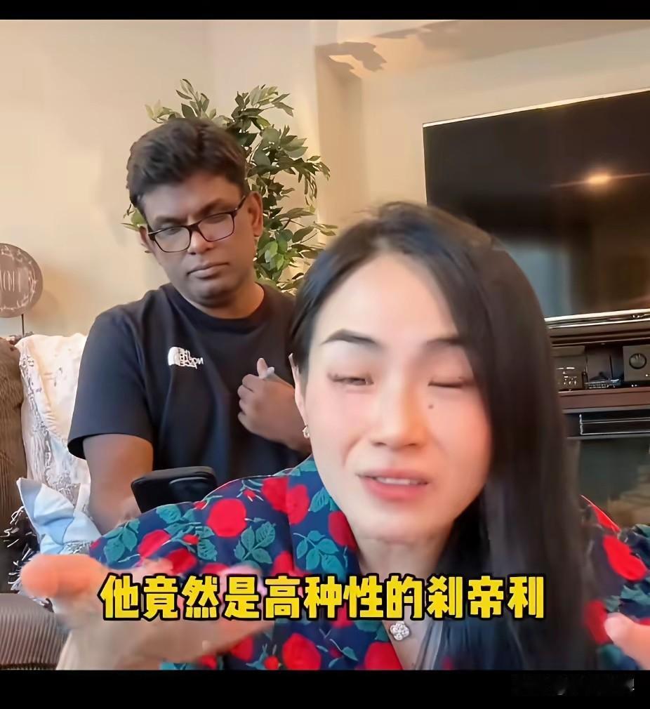 一名肤色白皙的印度博主在越南街采，自信亮出国籍后，原本攀谈的两名当地女生只留下一