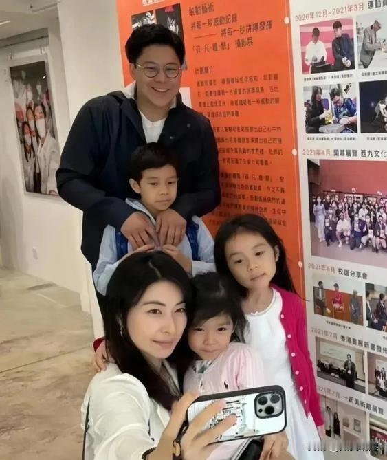 香港算命大师曾直言“不敢给郭晶晶看相”，说她“打破相书定律”。有人吐槽她