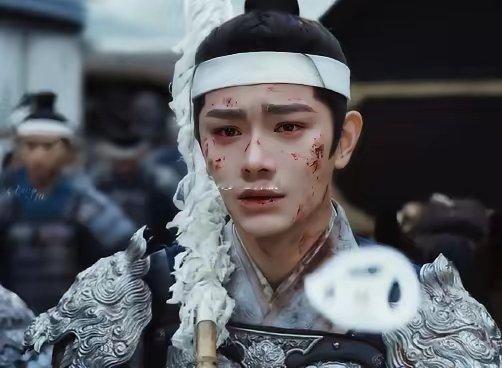 丁禹兮这次是真的要被骂疯了​不是因为《山河枕》开播后古偶剧变成了战争片​也不是他