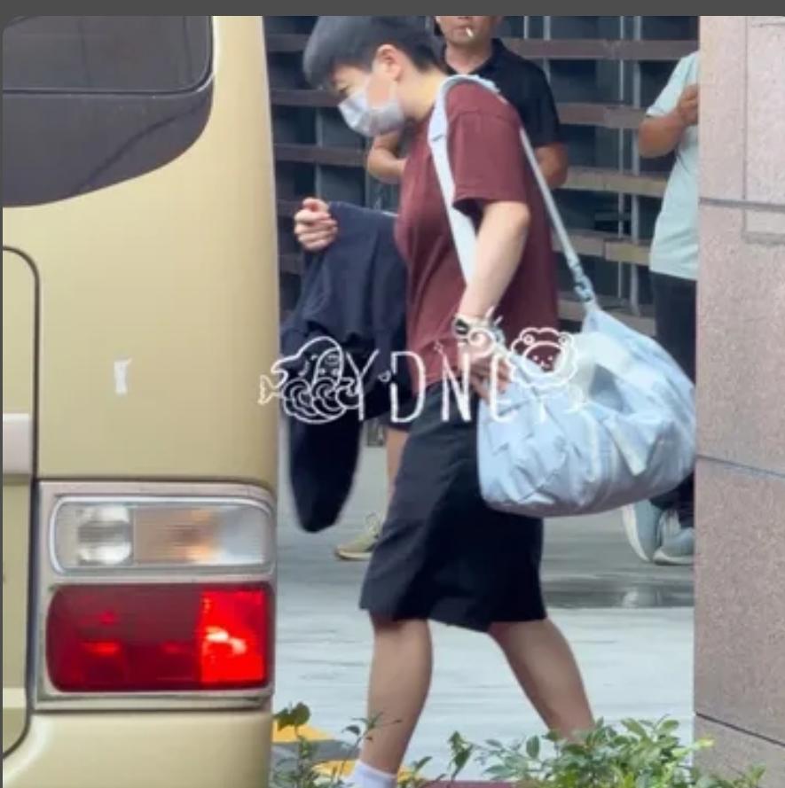 8月20日，孙颖莎到达上海后，直奔崇明岛闭关修炼啦！莎宝出现，不得不翻了800