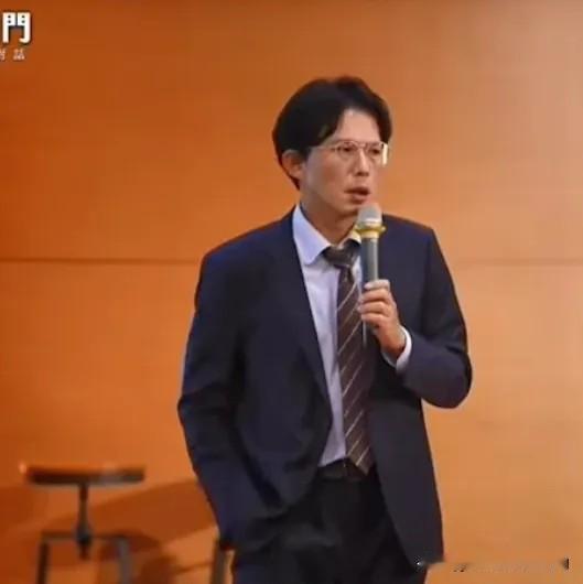 黄国昌这个办法不错，推倒重来！黄国昌表示，“赖清德如果要测试最新的民意，赖清