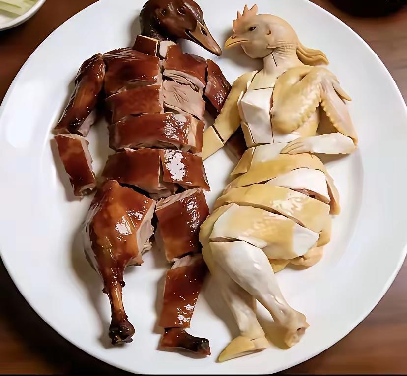 猜一猜，这是哪个地方的摆盘？这摆盘水平，你就说高不高吧！我就想问一句，那些看