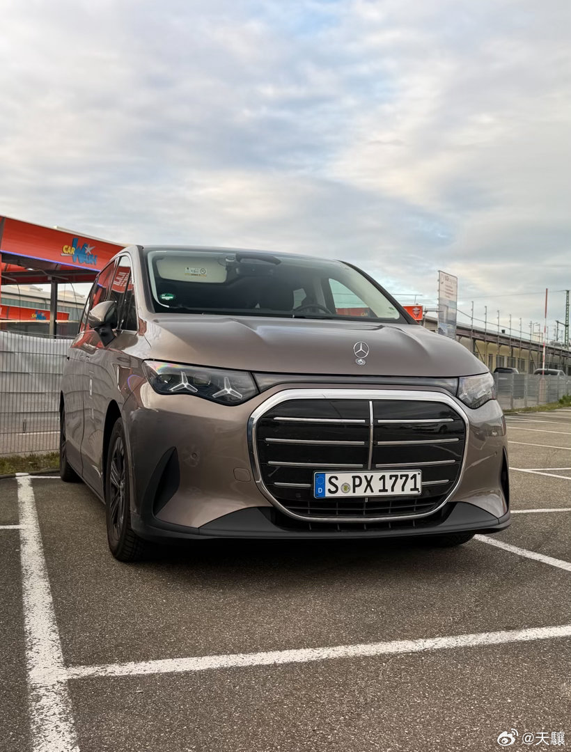 VLE无伪测试车这么多年过去奔驰终于意识到要做个真豪华MPV了