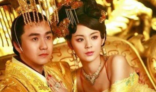 东晋皇帝司马曜醉酒后，对身旁的张贵人说：“你年近三十，美色大不如前，又没生孩子，