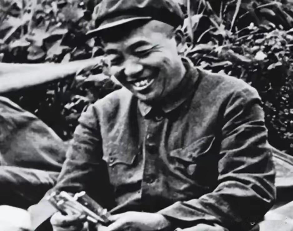 1962年，浦安修和彭德怀离婚。那天，彭德怀突然对工作人员说："要是她，压力再大