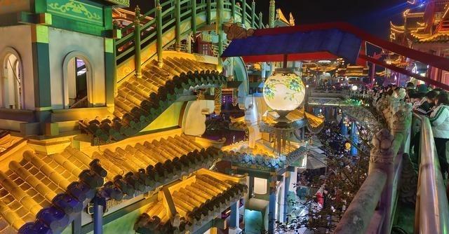 北宋的王安石变法失败，这是个硬伤，但文学和人品上，王安石从未受人指责，欧阳修则至