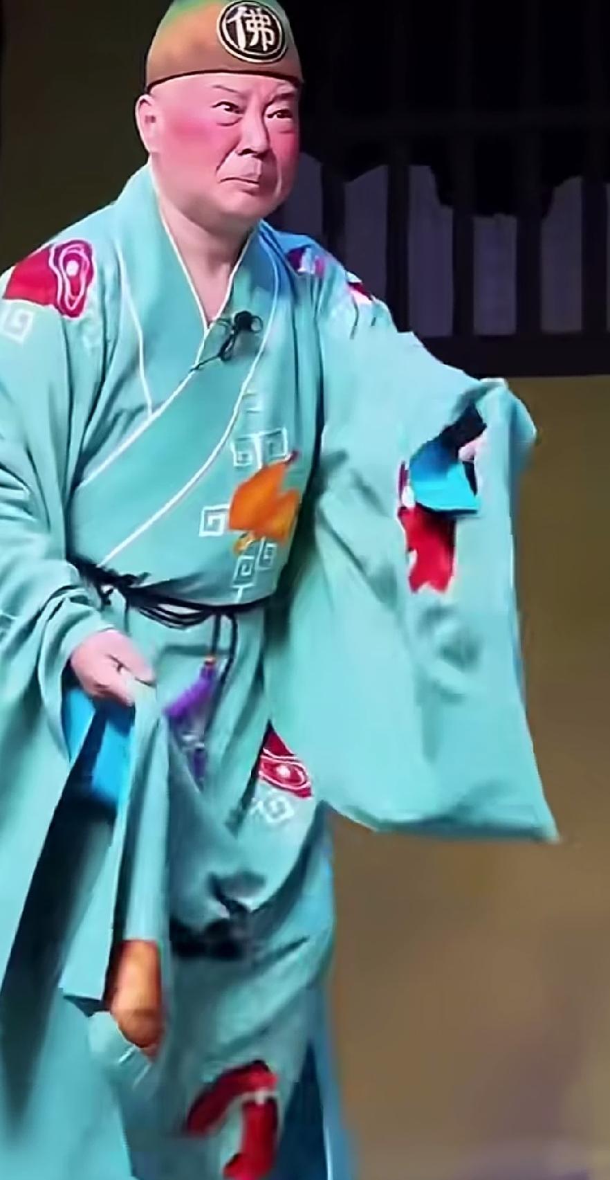 看这扮相确实不舒服。