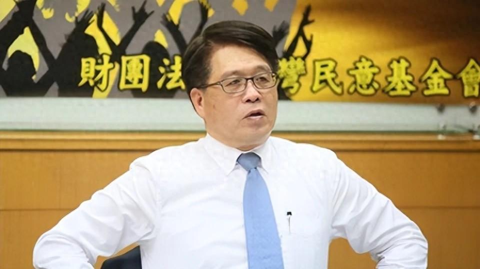 21.9%！蓝营支持率再度下跌，傅崐萁喊话赵少康：该闭嘴了！蓝营的支持率跌到