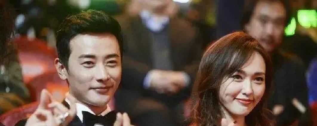 罗晋推掉所有工作守在医院时，唐嫣在上海片场边背台词边给女儿检查作业。这才是婚姻