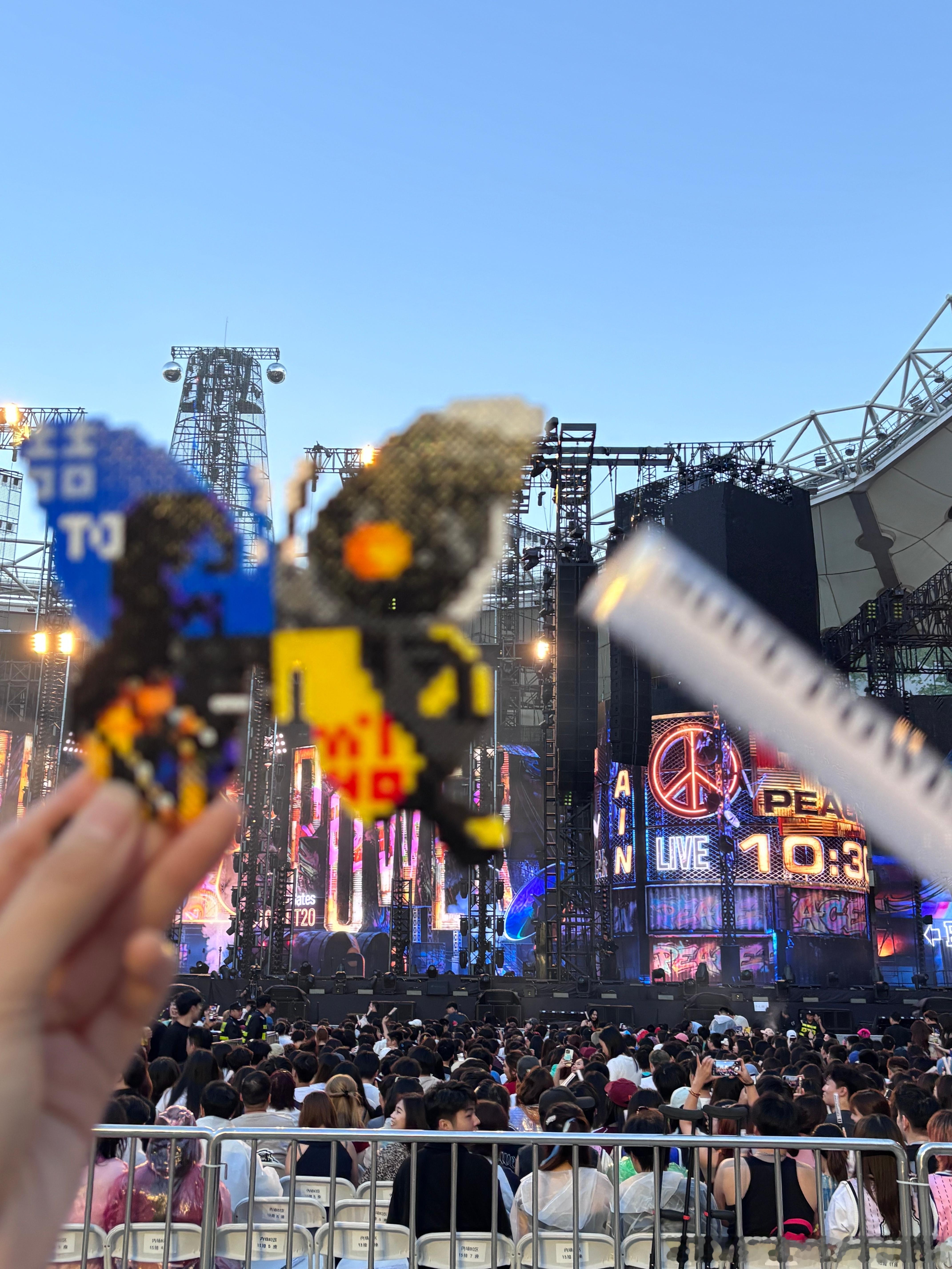 💖陶喆歌迷用拼豆赴百场演唱会之约歌迷拼豆应援陶喆第100场演唱会粉丝巧手制作