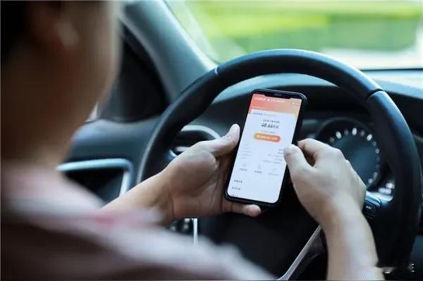 现在跑网约车真的是太难了，我一个开网约车的朋友开了十天，就果断止损了。也明白了为