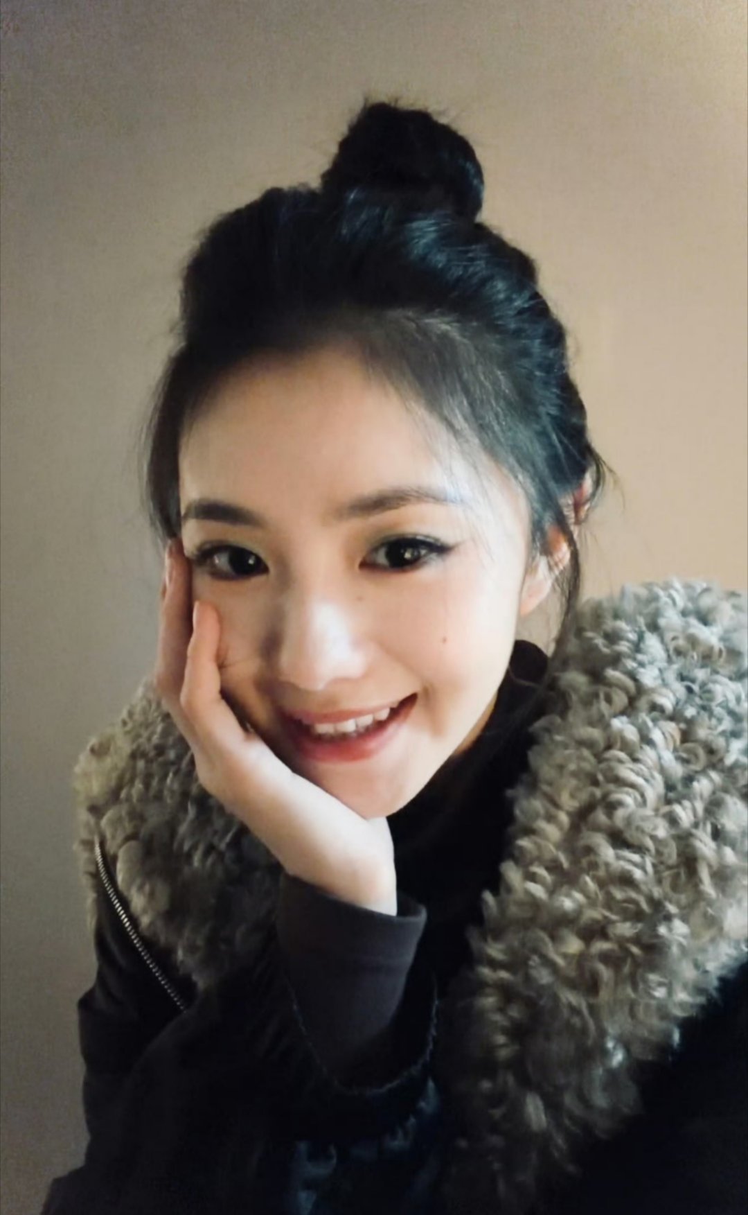 刘浩存这优越的侧脸！姐姐头好圆好美！这么完美的丸子头发型