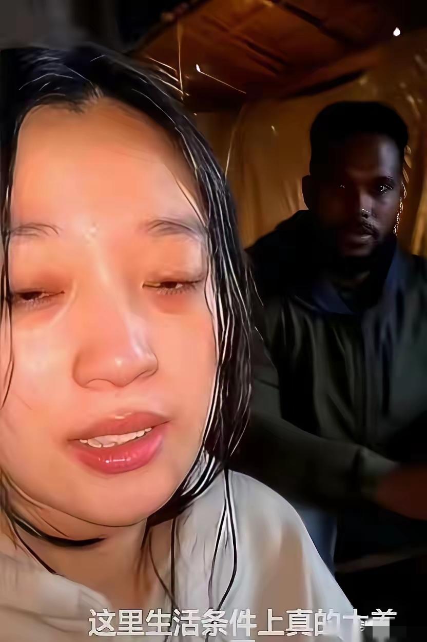 男的没选择，我信。没有钱，拿不起彩礼。娶个国外的老婆，生个孩子，成了个家庭。孩