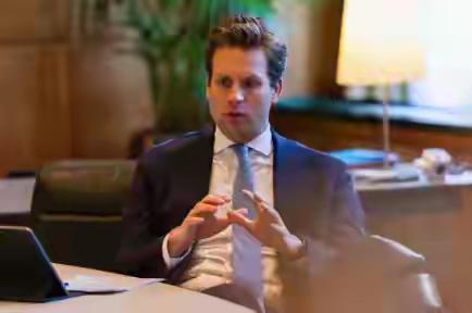 荷兰政府经济大臣取消访华，看来荷兰方面前段时间的危机已经解除了，开始对中国不理不