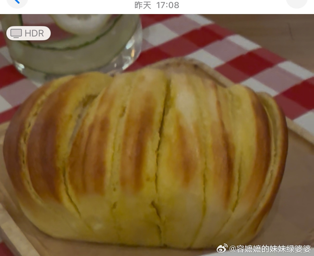一早起来，一群不知所谓者，在冲我。意思是西贝21元的馒头如何如何。贴出来的图片却