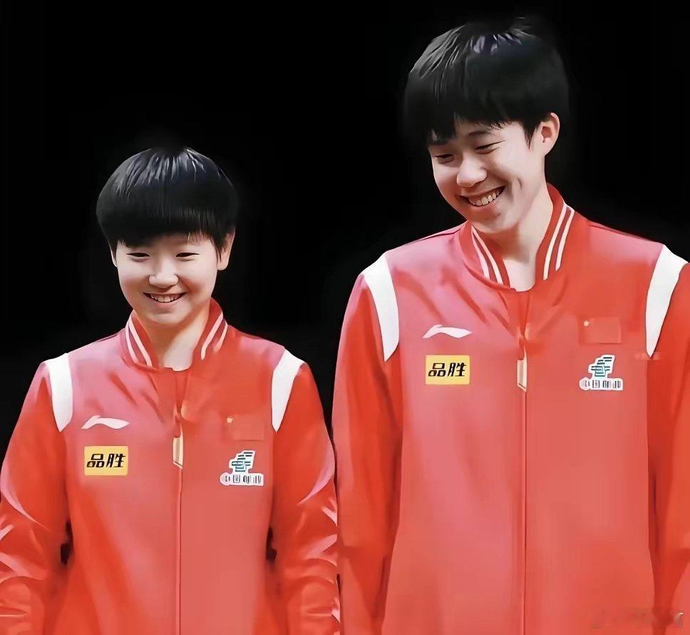 王楚钦孙颖莎送元旦祝福2025年末，樊振东、孙颖莎、王楚钦给大家送元旦祝福啦！樊