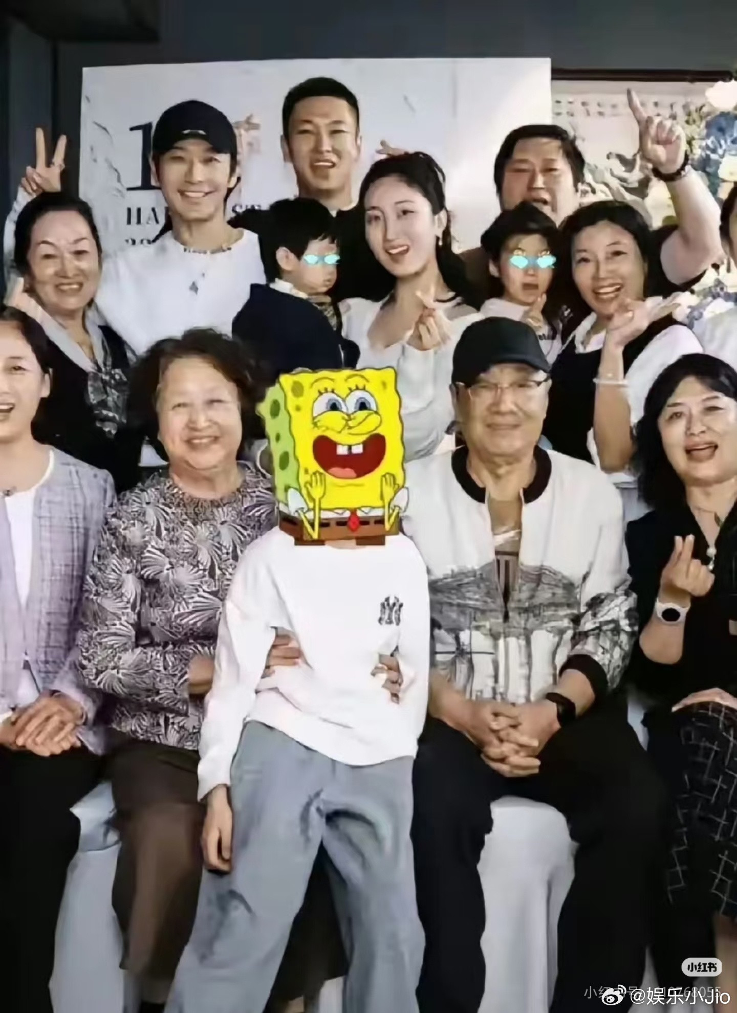 黄晓明要小海绵10年后接班小海绵人在家里学，活从天上来哈哈哈，黄晓明说10年后让