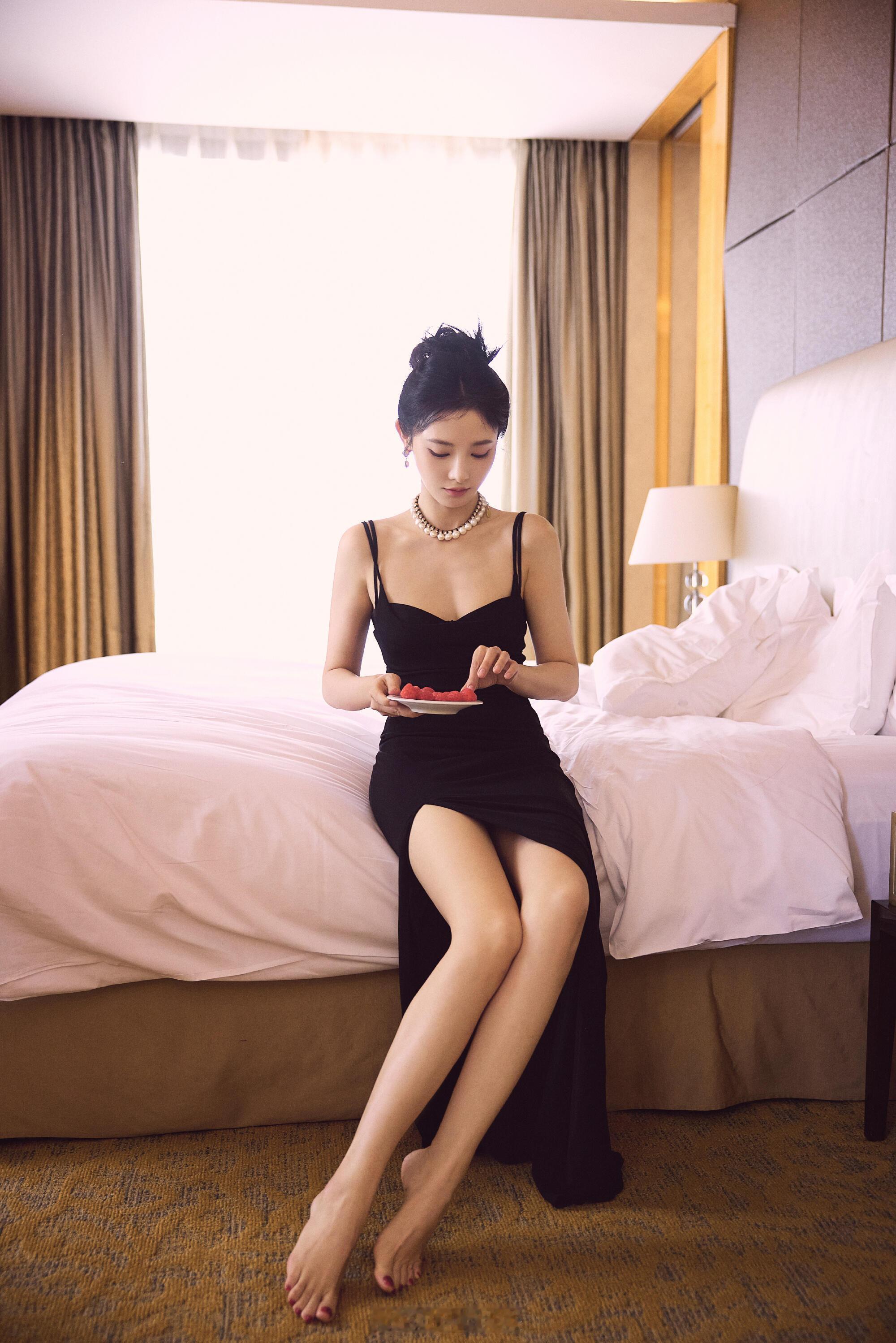 彭小苒的腿有1米6，好长啊……