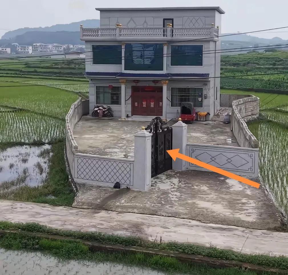 一民居巧设计大门侧开[赞][赞][赞]