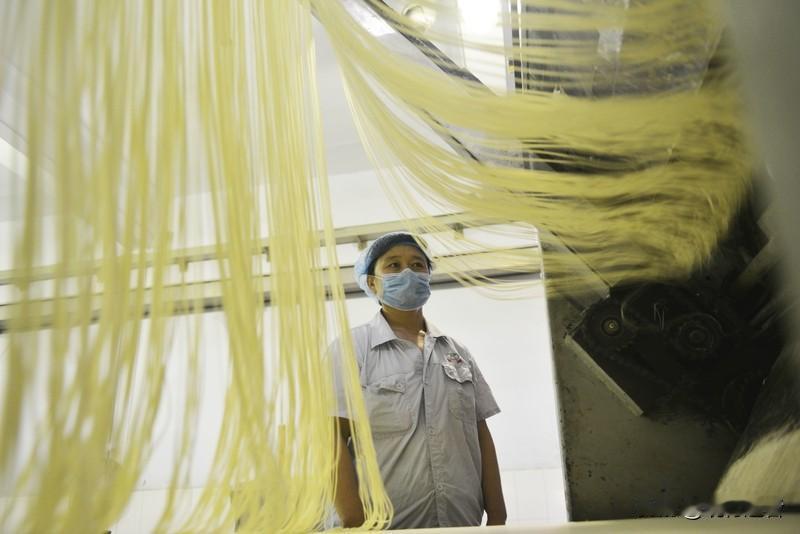 山东一家面条厂造飞机？黑作坊造飞机事件令人胆寒，无证生产、劣质零件、违规试飞