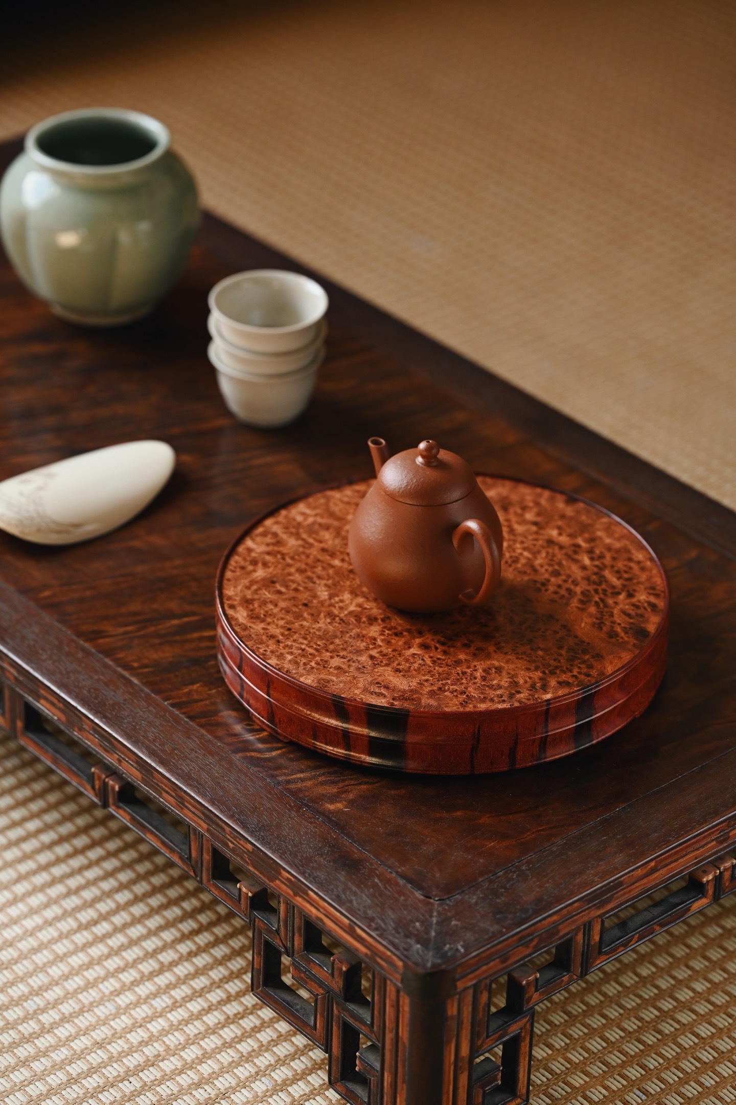 紫檀×缅花瘤疤|干泡、壶承、底座大口径，料质温润细腻，底座几面平坦，缅花纹理