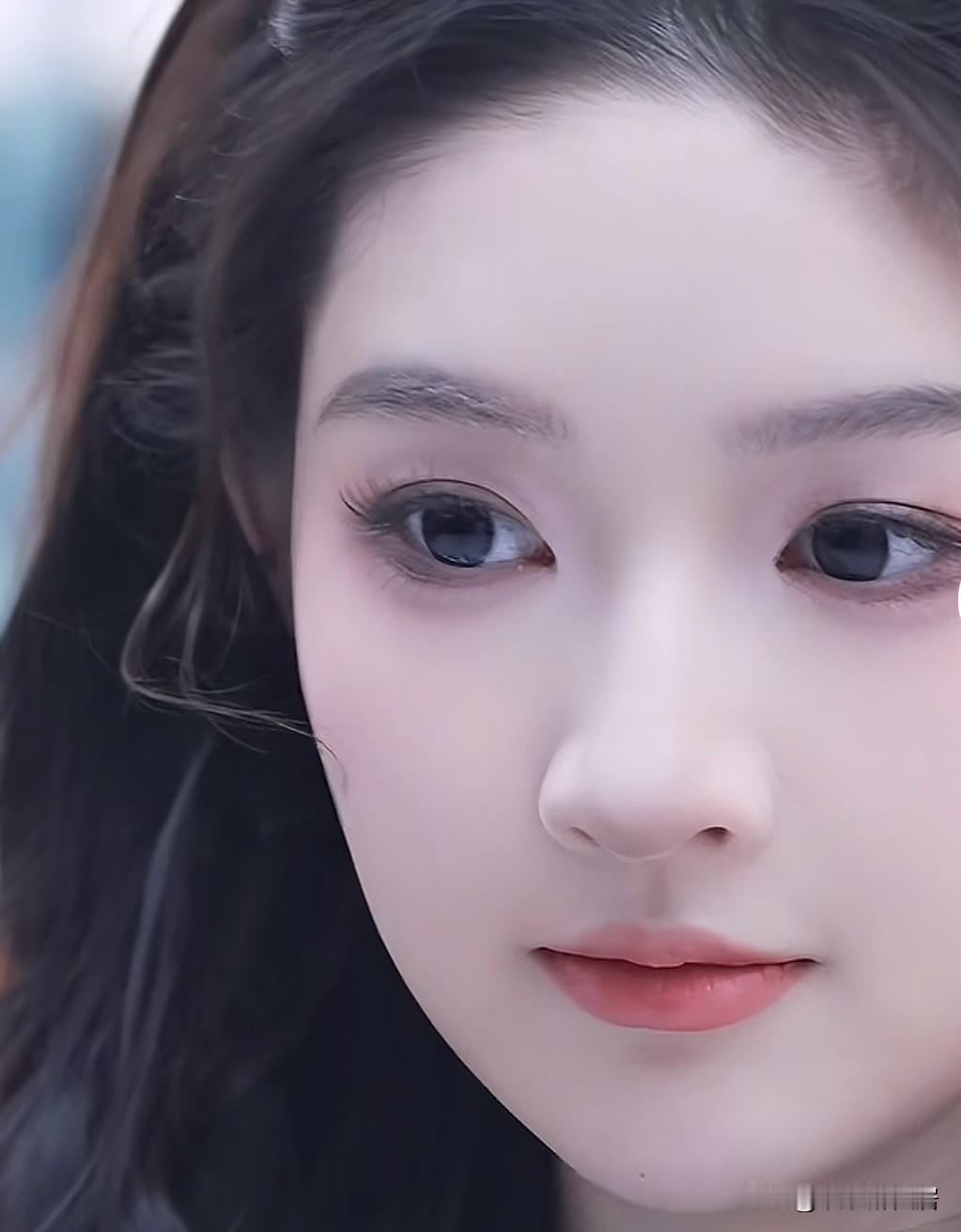 天呐！才发现以前怎么没发现王玉雯竟然这么漂亮今天看到还以为哪个女明星好好一