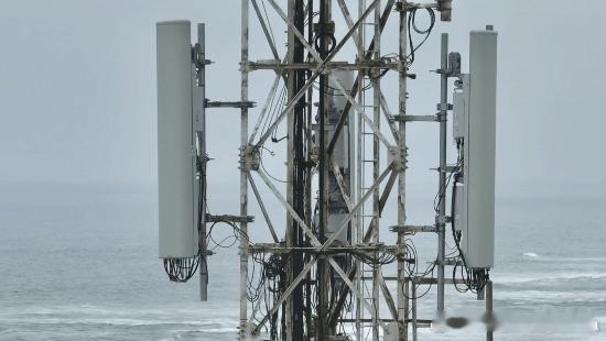 华为完成全球首个极简基站商用部署：功耗降35%、信号提升50%近日，华为与拉美领