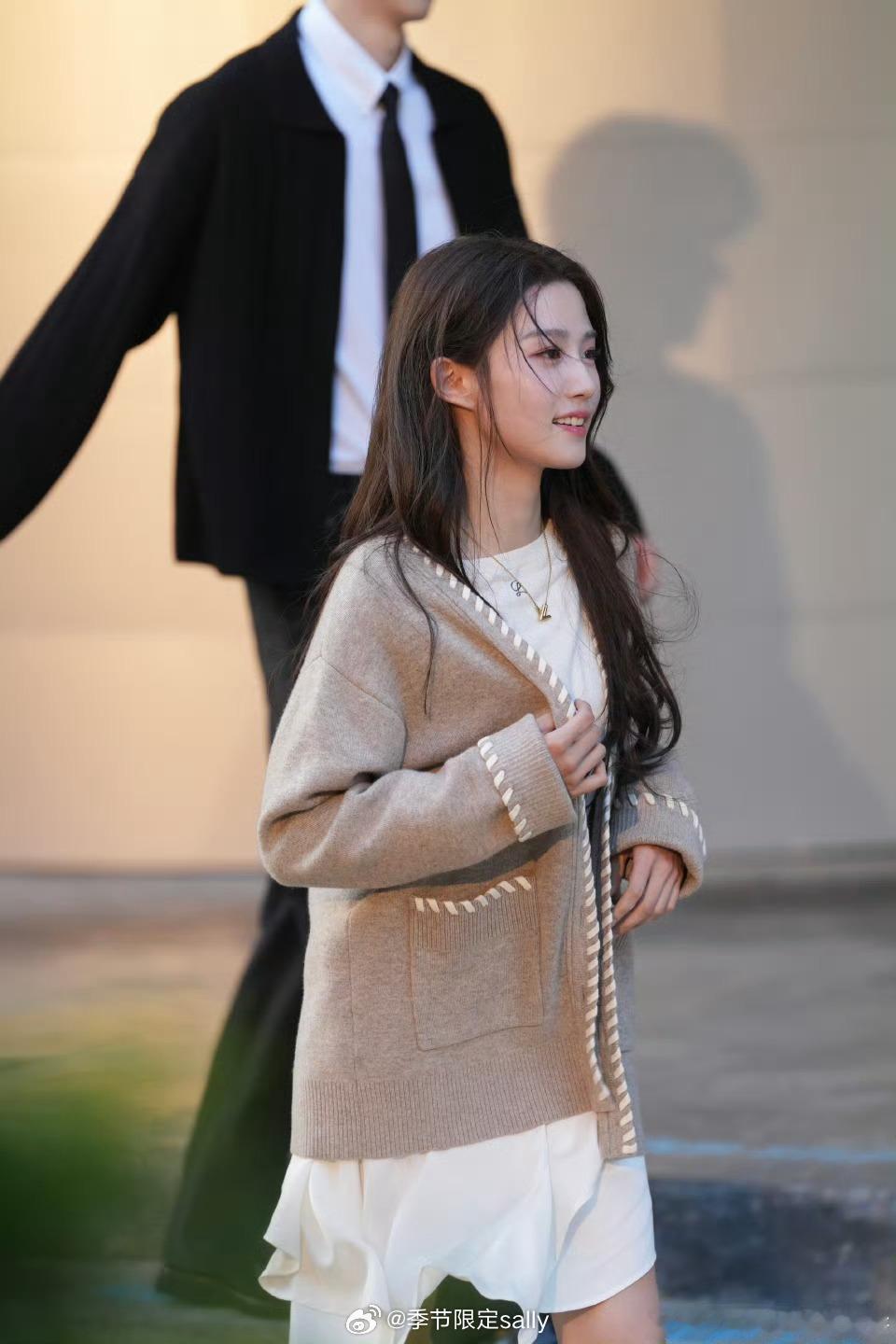 卢昱晓《折月亮》云厘第一组花絮，噜噜晓好韩好美，这剧衣服不土，是好看的​​​