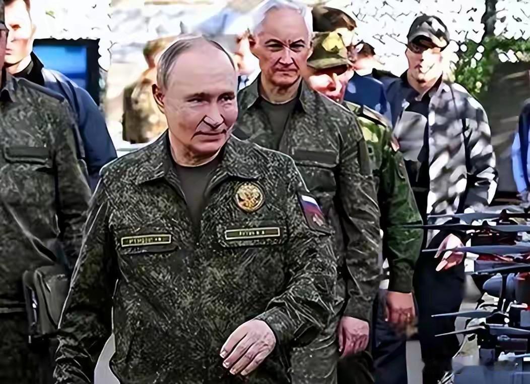 波兰这一闹，把90%的中欧班列堵半路，信誉直接碎一地，也给了其他国家机会。先是白