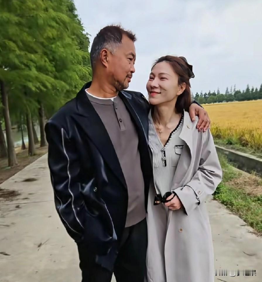 爱着对方的眼神不会错的，晓晓很喜欢沈巍，沈巍也很欣赏和喜欢晓晓，这就是所谓的缘分