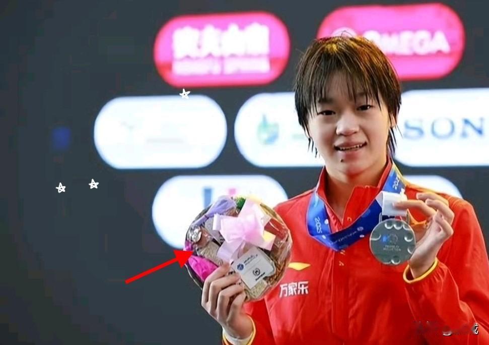 刷到全红婵的近况广东十佳运动员榜单不见她的名字，国家队冬训已启，10米跳台却少