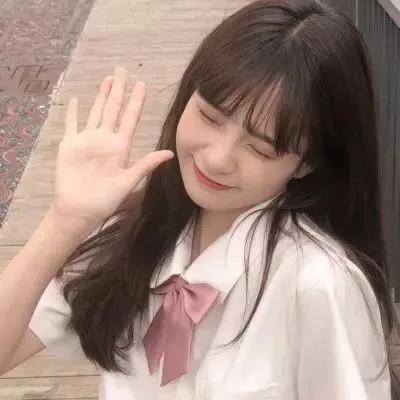 元气少女，微笑挥手，迎接美好一天！😊👋少女感笑容少女感微笑女孩美少女的微
