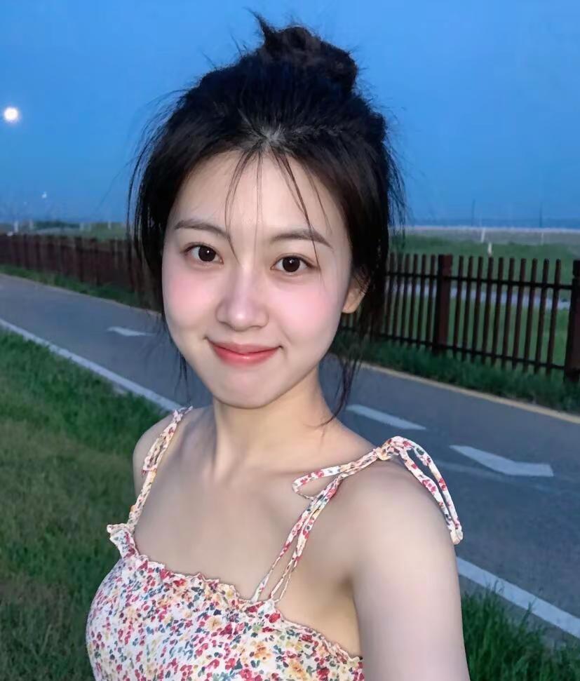41岁韵味正浓，魅力无限，你们认可吗？