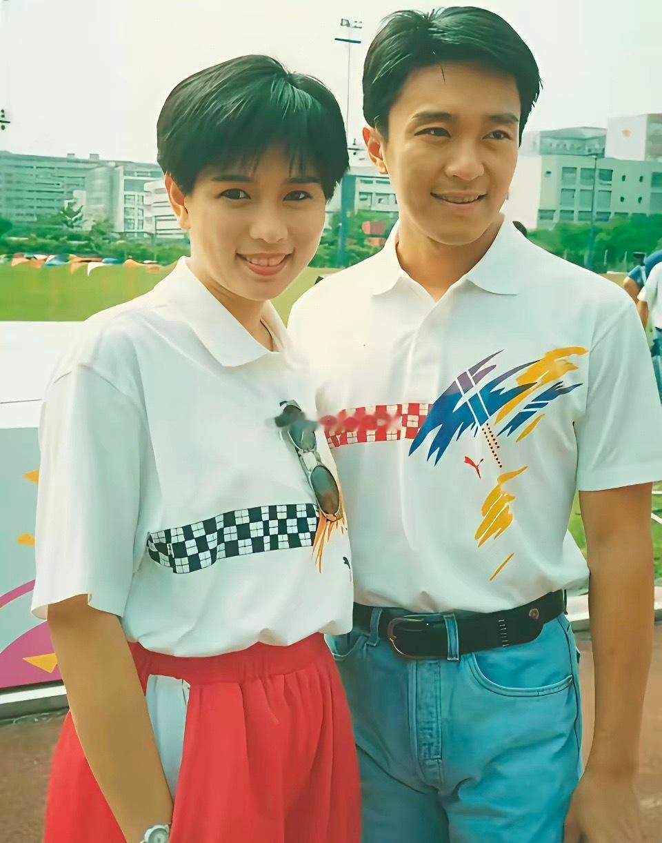 1992年周星驰大红时，罗慧娟对他说：“我们结婚吧”～当时的周星驰回了她一句：